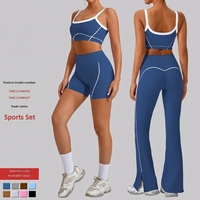 Vêtements de yoga et fitness pour femmes : Soutien-gorge de sport contrastant à bretelles, avec coussinet de poitrine intégré, anti-transpiration, et short long
