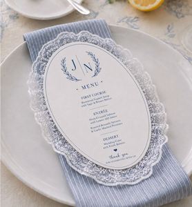 Tarjetas de Menú de Boda Personalizadas, Elegantes, Modernas y Profesionales, Impresas con Grabado en Relieve y Acabado Letterpress en Dorado - Product Image 1