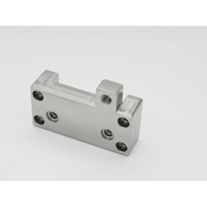Service d'usinage de précision de pièces en aluminium et en titane d'usinage CNC sur mesure pour composants métalliques à haute tolérance - Product Image 2