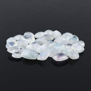 Cabujones de piedra lunar natural Gemkora de 8-10 mm con formas mixtas para la fabricación de joyas - Product Image 3