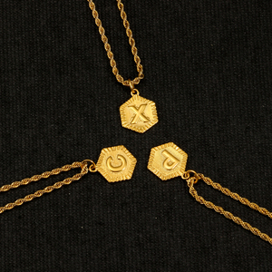 2024OUMI Jewelry Factory 26 Lettre <span class=keywords><strong>Plaque</strong></span> Pendentif Collier en acier inoxydable fileté plaqué or 18 carats - Product Image 6