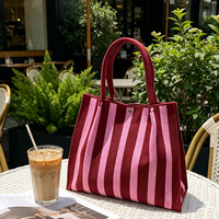 Sac fourre-tout en polyester tricoté à rayures audacieuses, rose magenta, tricot épais avec bouton-pression, pour la mode estivale de la plage, sac à main pour femmes