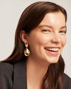 PAVOI Boucles d'oreilles pendantes en forme de goutte d'eau pour femmes légères et martelées - Product Image 4