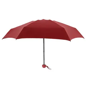 Atacado estoque bolso mini cápsula uv EVA caixa cinco guarda-chuvas dobráveis para função de proteção solar