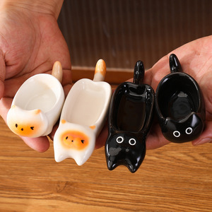 Portasalsa a Forma di Gattino Dipinto a Mano, Grazioso Piattino in <span class=keywords><strong>Ceramica</strong></span> per Salsa di Soia, Aceto e Condimenti per Hot Pot, Ideale per Feste - Product Image 1