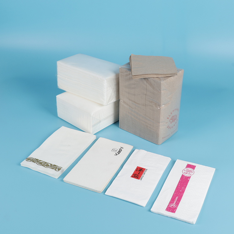 Высокое качество древесной массы одноразовые пользовательские логотипы салфетки для напитков бар бумажные салфетки складные кухонные бумажные салфетки