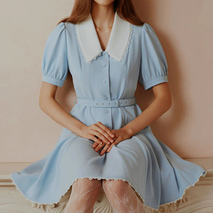 Vestido de Mujer, Corte A, Ajustado, Color Azul Claro, con Mangas Abullonadas, Cuello Peter Pan con Detalles de Encaje y Falda Corta de Estilo Dulce - Product Image 1