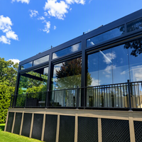 Pergola bioclimatique motorisée de luxe moderne en aluminium thermolaqué avec toit rétractable pour jardin, patio et balcon extérieur