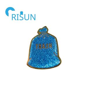 Venta al por mayor de fábrica, alfileres de basura de dibujos animados de esmalte duro suave, bolsa de basura, broche de alfiler de cubo de basura personalizado, insignia de alfiler esmaltado - Product Image 6