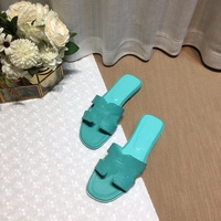 Sandales plates respirantes pour femmes, à bout rond, en cuir véritable, semelle extérieure en caoutchouc, à enfiler, confortables, à brides croisées, pour les soirées