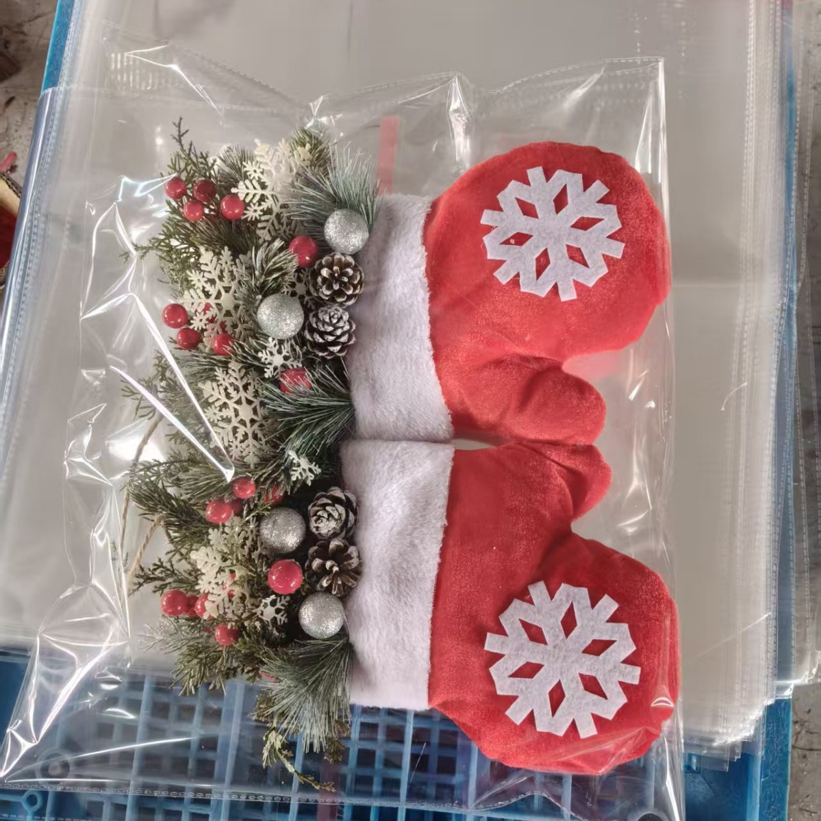 Couronne de gants de Noël avec lumières