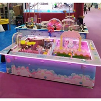 Aire de jeux intérieure commerciale pour enfants Table de jeu souple avec caractéristiques d'eau pour les tout-petits