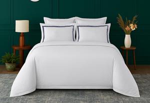 Funda de Almohada con Borde de Cuentas Verdes |   Funda de Cojín de Calidad Premium, Detalle de Borde con Cuentas Hechas a Mano, Diseño Elegante en Verde - Product Image 2