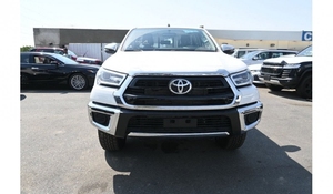 2018 para Hilux SUV Autocaravana FWD con Interior Oscuro, Volante a la Izquierda, Asientos de Tela, Transmisión Automática, Techo Solar - Product Image 2