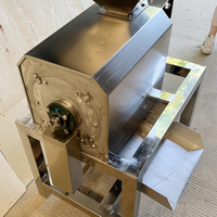 Commerciële automatische fruitpers voor bananen en mango's, sapcentrifuge en mango-pulpmachine