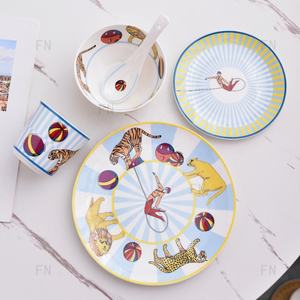 Service de table en porcelaine de luxe européenne à prix réduit, 10 pièces, assiettes en porcelaine - Product Image 4