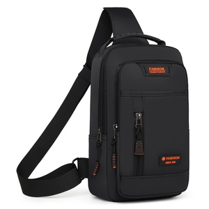 Nouveau sac bandoulière léger et durable pour homme, polyvalent, idéal pour le cyclisme, décontracté, petit sac à dos tendance, Printemps 2024 - Product Image 1