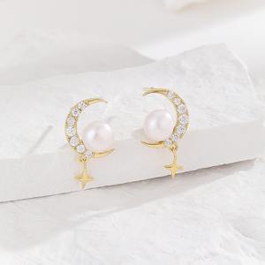 Vente en gros de boucles d'oreilles tendance haut de gamme pour femmes Zircon perle d'eau douce forme de lune Simple élégant coréen japonais mode cuivre - Product Image 4