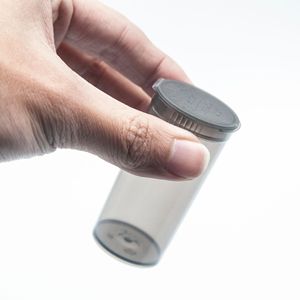Flacons en plastique avec couvercle à charnière 6dr,13dr,19dr,30dr,60dr - Product Image 5