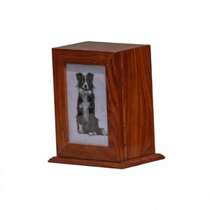 Urne funéraire en bois pour animaux de compagnie avec photo pour cendres de chien avec système d'ouverture inférieure Urne en bois de rose - Product Image 1