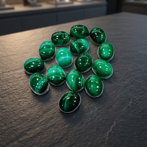 หินอัญมณีทรงหลังเบี้ย8x10มม. ได้รับการรับรองจาก Malachite ธรรมชาติ - Product Image 3