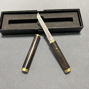 سكين صيد ذو نصل ثابت بمقبض أسطواني من خشب الأبنوس وفولاذ دمشقي تانتو مع حلقة نحاسية مرصعة بحجر يشبه الياقوت، تصنيع حسب الطلب - Product Image 1