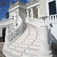 Escalier incurvé en pierre naturelle intérieure de villa personnalisée TAKA, escalier en marbre, grand escalier