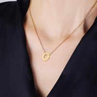 Colgante Personalizado con Letra del Alfabeto, Inicial de 26 Letras Mayúsculas, Chapado en Oro de 18K, Cadena de Acero Inoxidable, Regalo