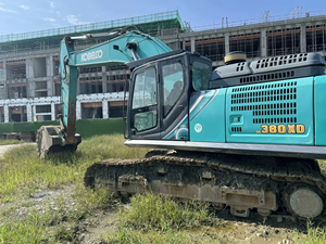 Excavatrice sur chenilles hydraulique d'occasion Kobe Steel SK380XD, 38 tonnes, ultra-lourde, pour travaux miniers, avec flèche renforcée. - Product Image 6