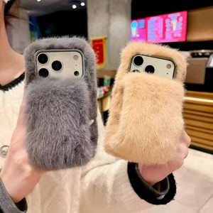 Nouvel Arrivage – <span class=keywords><strong>Coque</strong></span> de Téléphone en Peluche Douce avec Dragonne en Fausse Fourrure pour <span class=keywords><strong>iPhone</strong></span> 17 16 15 14 13 12 <span class=keywords><strong>11</strong></span> <span class=keywords><strong>Pro</strong></span> <span class=keywords><strong>Max</strong></span> X XS XR - Product Image 2