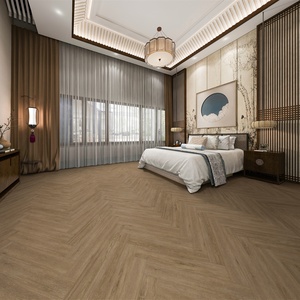SPC Herringbone 75x15 Click Flooring Plancher en vinyle <span class=keywords><strong>de</strong></span> luxe Imperméable 620mm Certificat CE Revêtement <span class=keywords><strong>de</strong></span> <span class=keywords><strong>sol</strong></span> hybride SPC antidérapant - Product Image 4