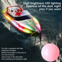 HJ821T Jeu de football à grande vitesse Télécommande Navire LED Lumières Outdoor Water Battle Toy Rechargeable Racing Best-Selling RC Boat