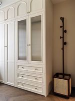 Armoire Moderne pour Enfants en Bois Massif Écologique, Penderie Autoportante Grande Capacité pour Chambre Compacte, Meuble de Rangement Personnalisé