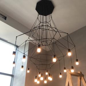 Lámpara de araña negra moderna, accesorio de iluminación de oficina, cables Led en forma hexagonal, luces colgantes, iluminación lineal grande para techo alto - Product Image 1