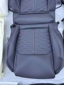 Améliorez les sièges de votre Audi Station Wagon avec des kits de personnalisation intérieure haut de gamme incluant des housses de siège en mousse. - Product Image 5