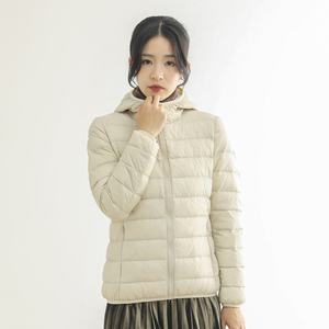 Abrigo ligero de estilo corto de Rougu Gu para mujer, nueva colección Otoño Invierno 90%, pato blanco, piel de serpiente fina, estándar nacional - Product Image 4