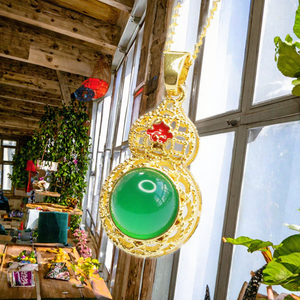Collier pendentif en agate verte plaqué or, forme de calebasse, charme gourde creuse, style ethnique, bijou cadeau - Product Image 3