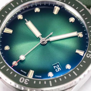 Reloj de Hombre con Esfera Verde, Bisel de Cerámica con Cristal de Zafiro, Resistente al Agua hasta 300 m, Caja de Acero Cepillado, Correa de Tela Verde, MOQ Bajo, Gran Venta - Product Image 2