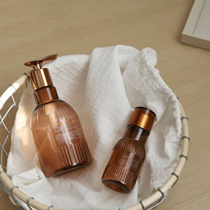 Bouteilles de voyage en plastique style INS pour shampoing, gel douche, huile capillaire – Emballages cosmétiques personnalisables pour soins personnels - Product Image 5