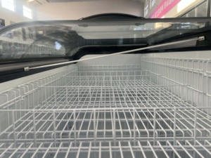 <span class=keywords><strong>Congélateur</strong></span> îlot europé<span class=keywords><strong>en</strong></span> pour supermarché, à couvercle coulissant ouvert <span class=keywords><strong>en</strong></span> hauteur, pour affichage <span class=keywords><strong>combiné</strong></span> d'aliments surgelés <span class=keywords><strong>en</strong></span> sac et de viande - Product Image 3