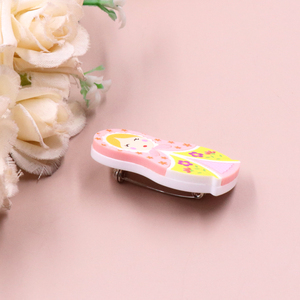 Nouveauté <span class=keywords><strong>Broche</strong></span> en forme de poupée <span class=keywords><strong>Matriochka</strong></span> pour enfants (épingle de sûreté) Bijoux en acrylique découpé au laser mignon Fait à la main Cadeau de mariage - Product Image 5