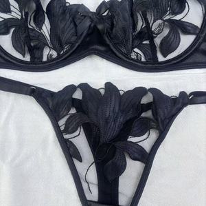 Conjunto de lencería sexy transpirable de 2 piezas para mujer: sujetador con aros y tanga de encaje transparente con bordado 3D al por mayor - Product Image 4
