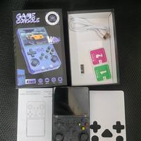 Consola de Juegos R36S en Oferta, Pantalla a Color IPS de 3.5 Pulgadas, Resolución 640x480, Sistema Arkos, 18000 Juegos, Batería de 3000mAh