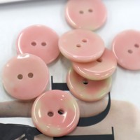 Kancing Keramik Warna-warni Gradasi Kustom untuk Kemeja Gaun Kreatif Kardigan Lucu Jahitan Pakaian