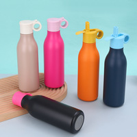 Bouteille d'eau isotherme OEM 550 ml en acier inoxydable avec paille rabattable, 100 % étanche, avec boucle de transport pour la gym et les voyages