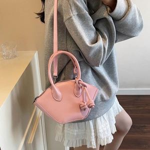 Bolso bandolera de mano tipo cubo de PU texturizado de alta gama para mujer, estilo primavera-verano 2025, que combina con todo. - Product Image 6