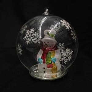 Boule de verre éclairée Idées cadeaux de Noël pour les amis avec le père Noël à l'intérieur des ornements de boule suspendus pour arbre de Noël - Product Image 6