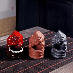 Keramik Glücks-Pixiu Teetier-Ornament für Rückfluss-Räucherstäbchenhalter, personalisiert für den Haushalt - Product Image 1