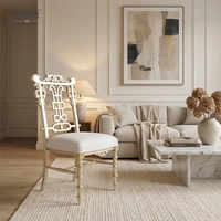 Fauteuil lounge néoclassique Aurelian Filigree |   Blanc de luxe &amp;   Sièges français dorés - EKAR