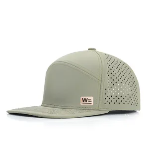 Concevez votre propre logo en caoutchouc haute qualité 7 panneaux découpé au laser trou chapeau polyester unisexe casquette Snapback